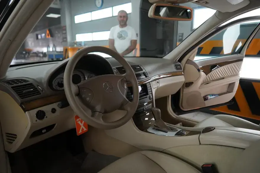 Mercedes marka aracı gümrükte buzdolabı gösterdiler 1