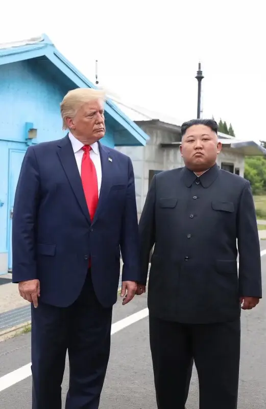 Putin, 'Kuzey Kore ile ilişkiler benzeri görülmemiş seviyeye ulaştı' dedi, Trump Kim Jong Un ile fotoğrafını paylaştı - Resim : 1