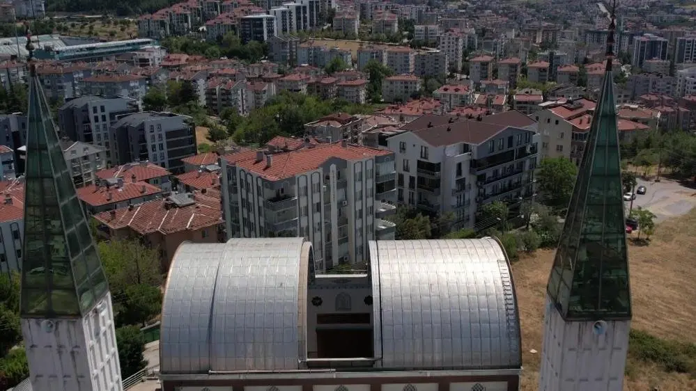 Bu caminin 'sunroof'u var! Türkiye'de ikinci... İlk defa görenler şaşırıyor
