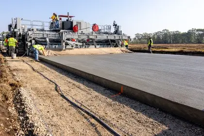 Power Curbers & Power Pavers Kayar Kalıplı Beton Finişeri - ESSA GRUP  MAKİNE - ASFALT ve BETON Teknolojileri