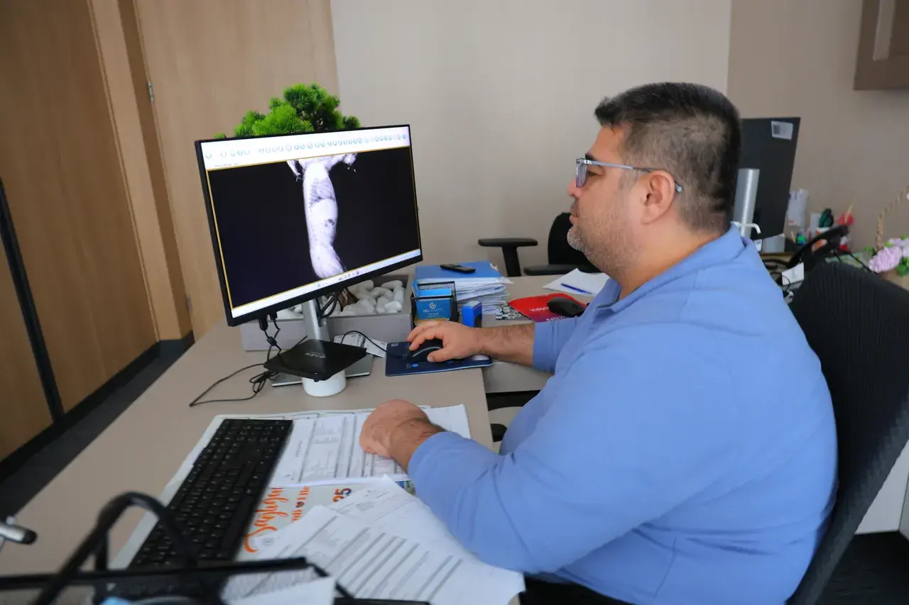 Böylesini ne gördük ne duyduk! 1 yaşındaki bebeğin sırtından zımba teli çıktı