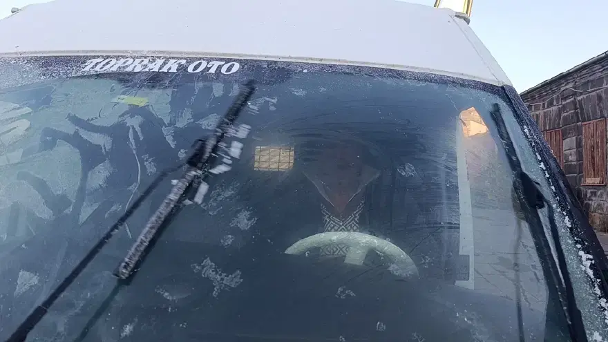 Kars buz kesti. Sıcaklık eksi 6'ya kadar düştü, sürücüler güne buz kazıyarak başladı 1