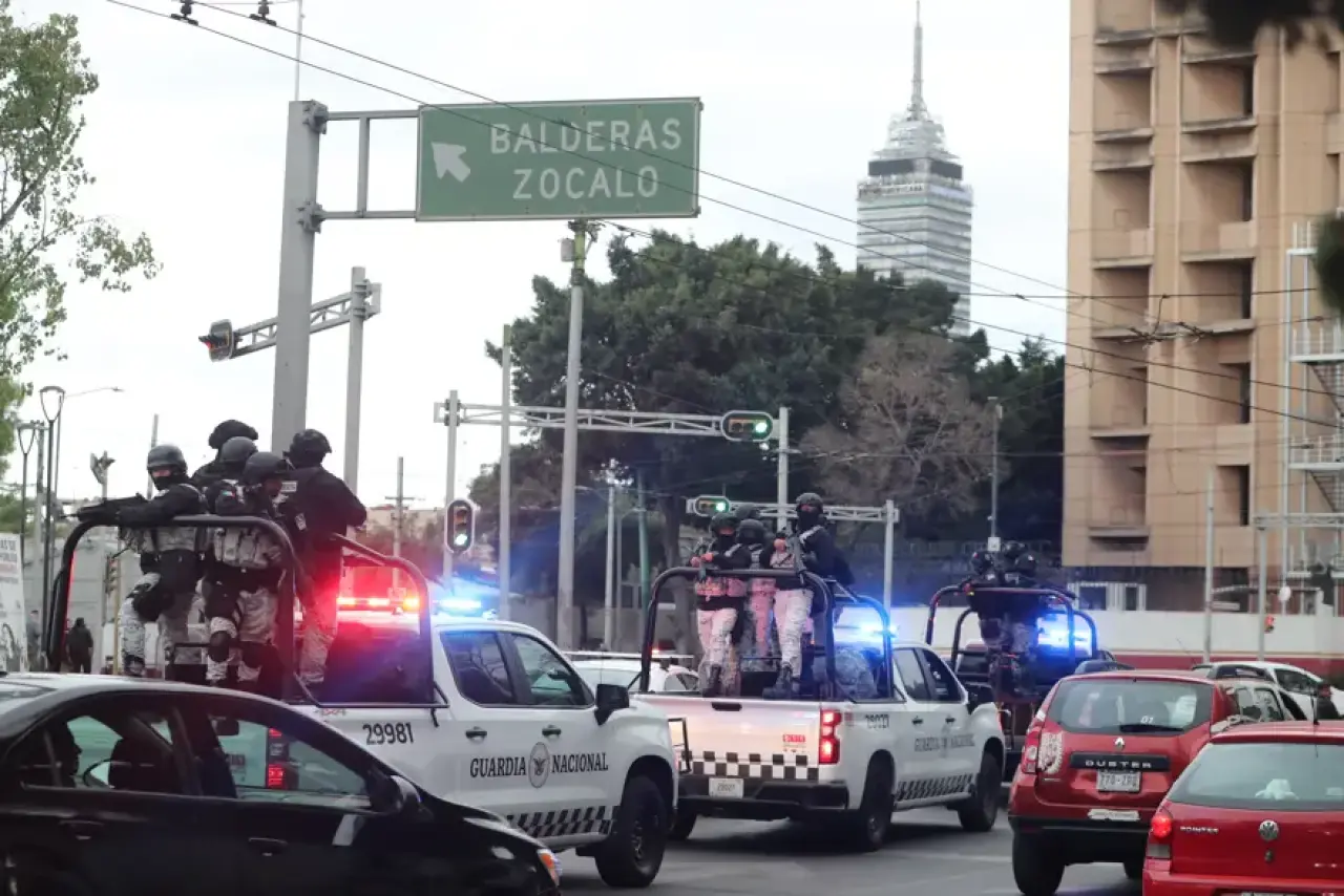 Meksika'da sokaklar savaş alanına döndü. Askeri yığınak büyüyor 1