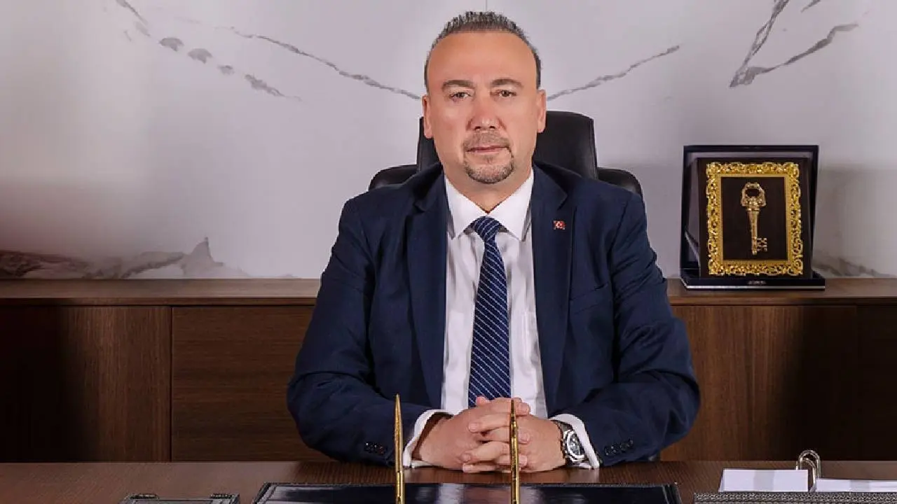 Son dakika... Uşak Belediyesi'ne rüşvet operasyonu: Başkan da dahil 11 gözaltı