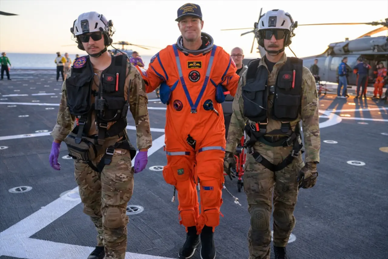 10 günlük Ay görevi sona erdi: 4 astronot Dünya’ya geri döndü (Video) - Resim : 8