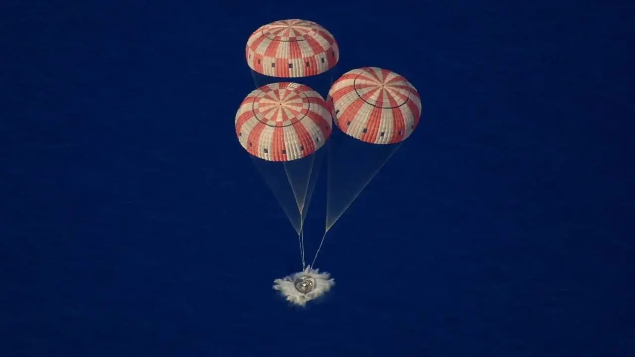 10 günlük Ay görevi sona erdi: 4 astronot Dünya’ya geri döndü (Video)