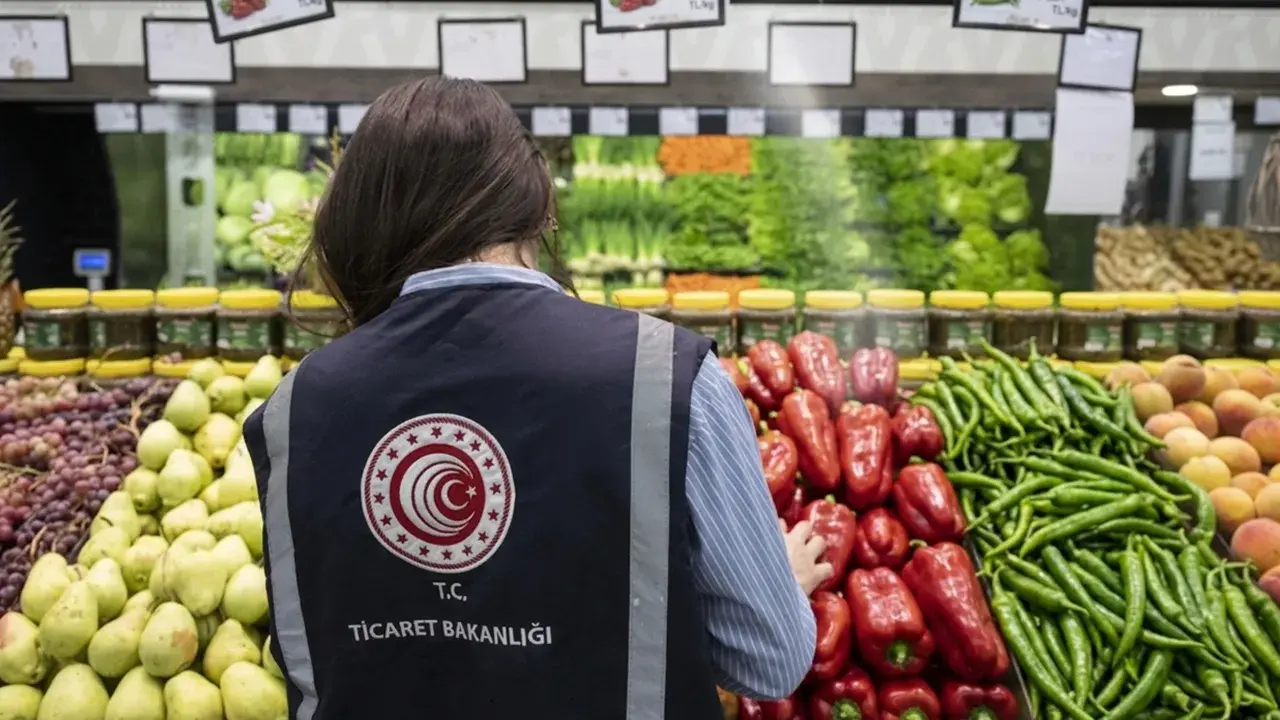 Tarladan 7 liraya çıktı, rafta 200 liraya uçtu! Ticaret Bakanlığı biber 'vurgununu' paylaştı